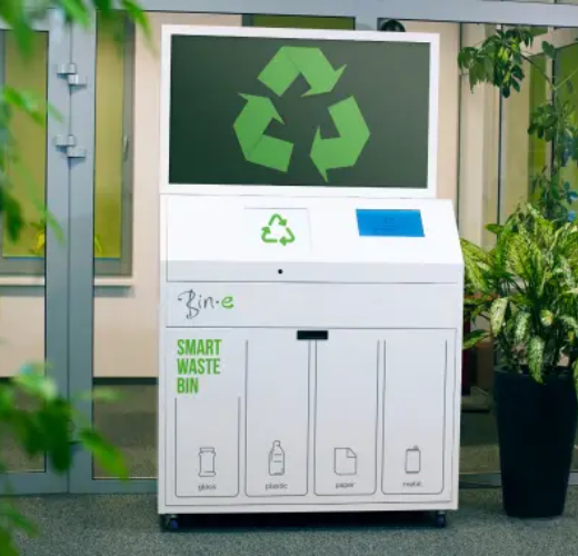 Gaadi Bachao fuel monitoring dashboard showing fuel level, refuels, drains and consumption trends